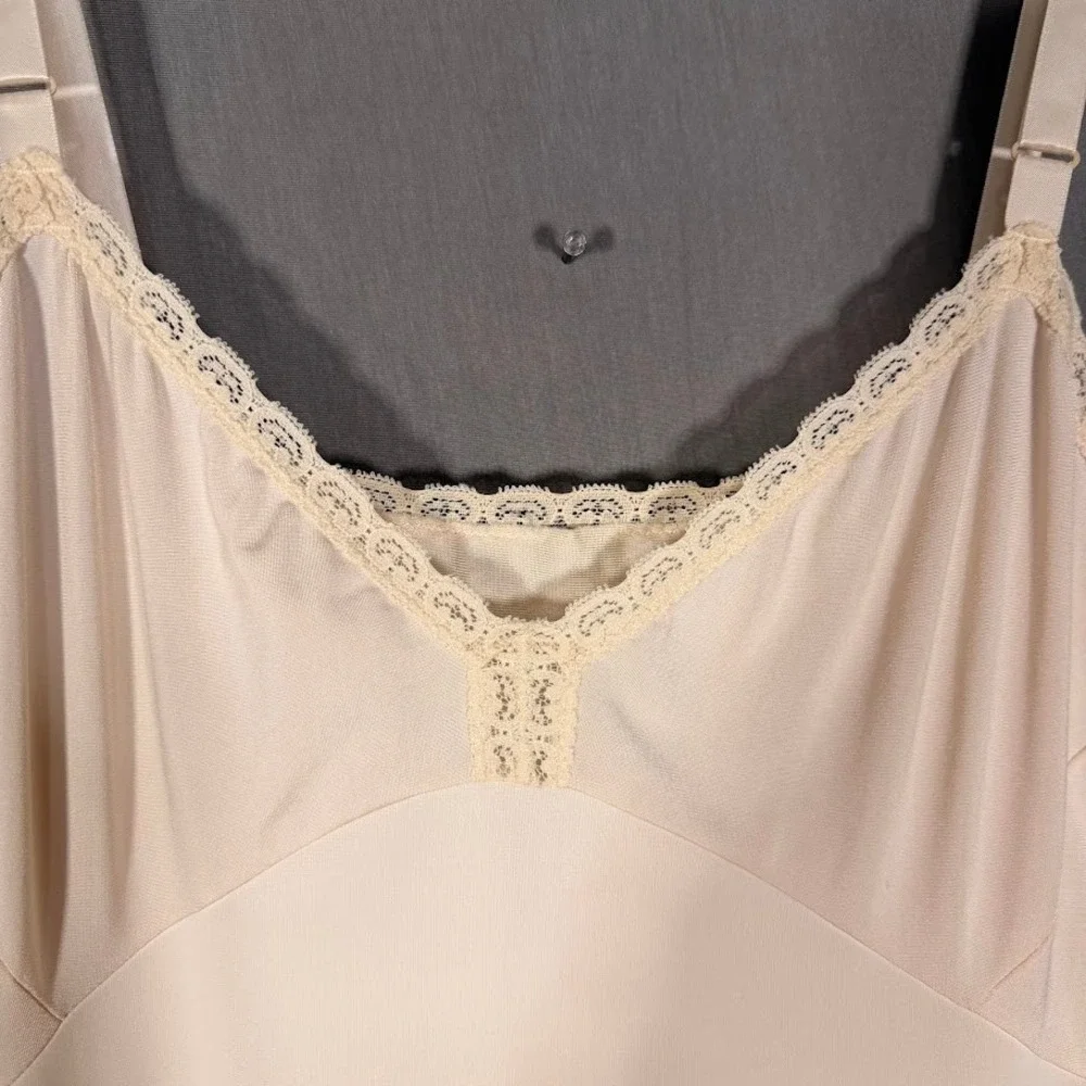 Shadowline Vintage Beige Lace Trim Slip Dress Sz 38 L Tall Nightie Babydoll Y2K - Picture 10 of 11